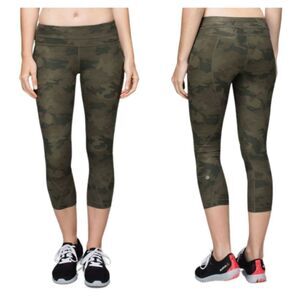 LULULEMON ATHLETICA Inspire Crop II 'All Luxtreme ' in Savasana Camo Size 6